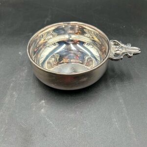 Silver Plated Serving porringer Bowl with Ornate Handle, Reed and Barton